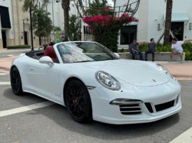 2015 Porsche 911 Carrera 4 GTS