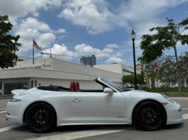 2015 Porsche 911 Carrera 4 GTS