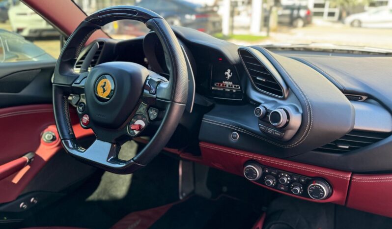 2016 Ferrari 488 GTB full