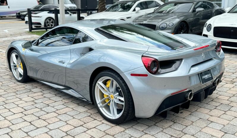 2016 Ferrari 488 GTB full