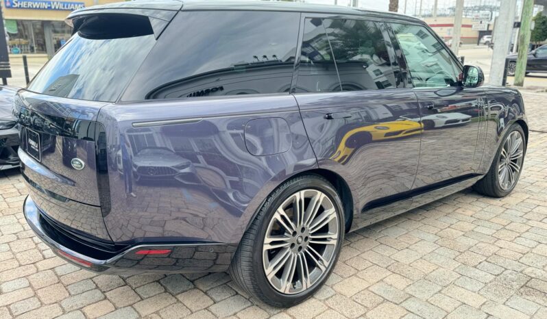 2023 Land Rover Range Rover SE full