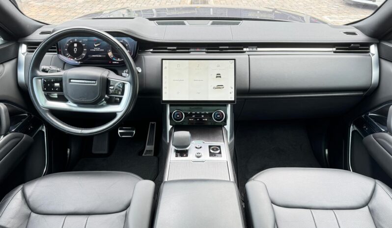 2023 Land Rover Range Rover SE full