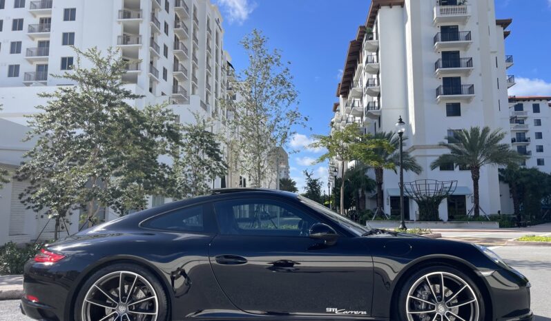 2019 Porsche 911 Carrera full