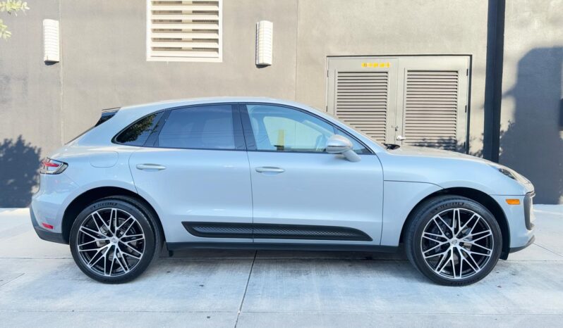 2022 Porsche Macan full