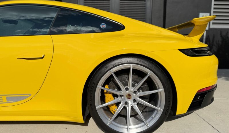 2022 Porsche 911 Carrera GTS full