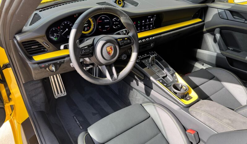2022 Porsche 911 Carrera GTS full