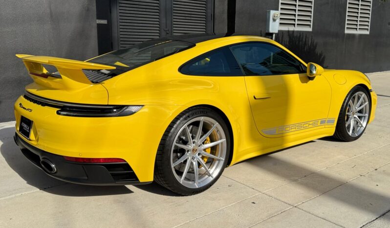 2022 Porsche 911 Carrera GTS full