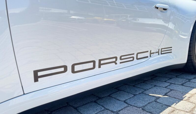 2022 Porsche 911 Carrera full