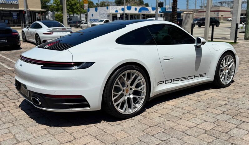 2022 Porsche 911 Carrera full