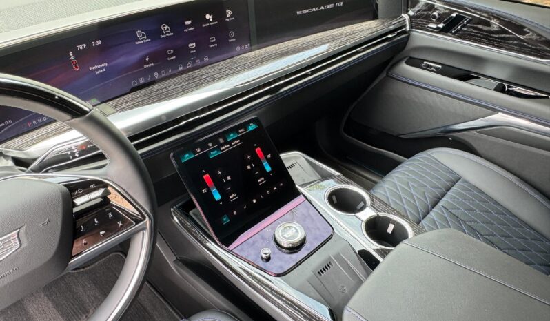 2025 Cadillac Escalade IQ Sport 1 full