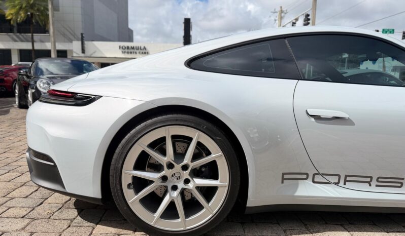 2025 Porsche 911 Carrera full