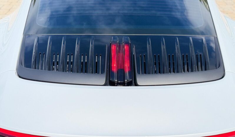 2025 Porsche 911 Carrera full