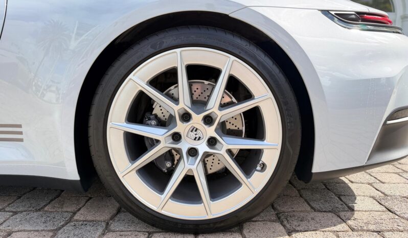 2025 Porsche 911 Carrera full