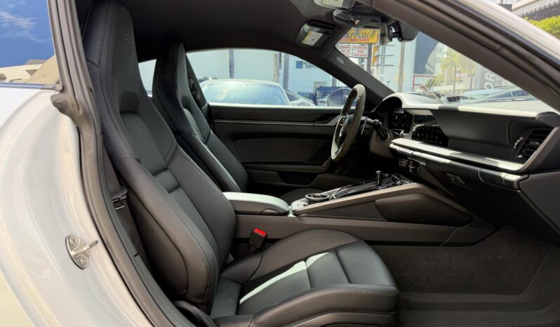 2025 Porsche 911 Carrera full