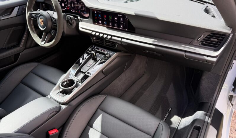 2025 Porsche 911 Carrera full