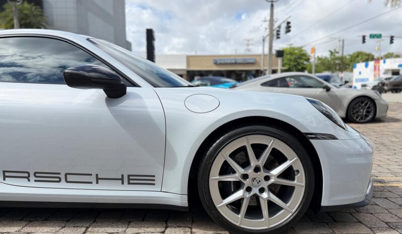 2025 Porsche 911 Carrera full