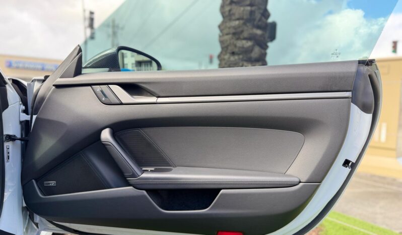 2025 Porsche 911 Carrera full