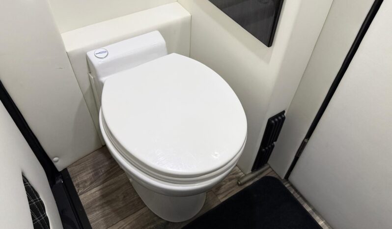 2020 Mercedes-Benz Sprinter Cargo Van 2500 V6 144″ full