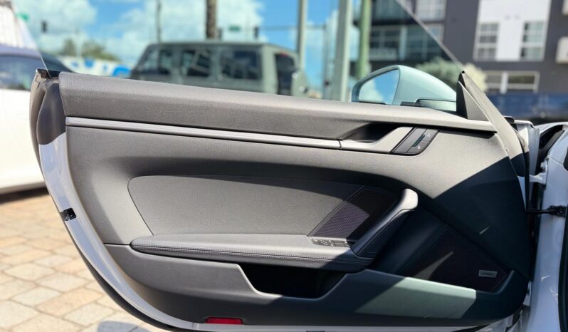 2025 Porsche 911 Carrera full