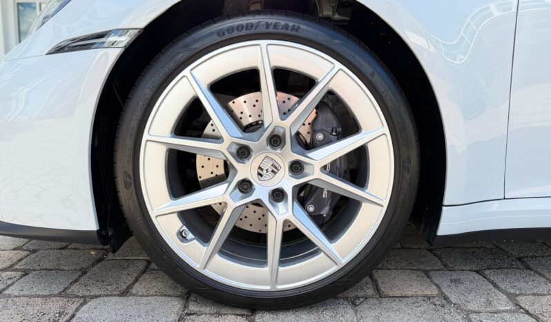 2025 Porsche 911 Carrera full