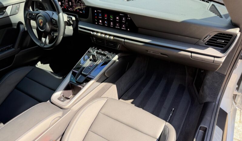 2025 Porsche 911 Carrera full