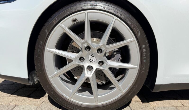 2025 Porsche 911 Carrera full