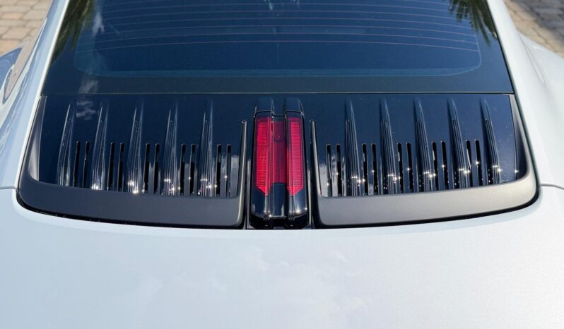 2025 Porsche 911 Carrera full