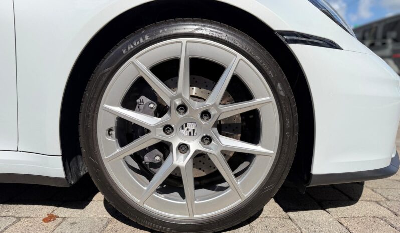 2025 Porsche 911 Carrera full