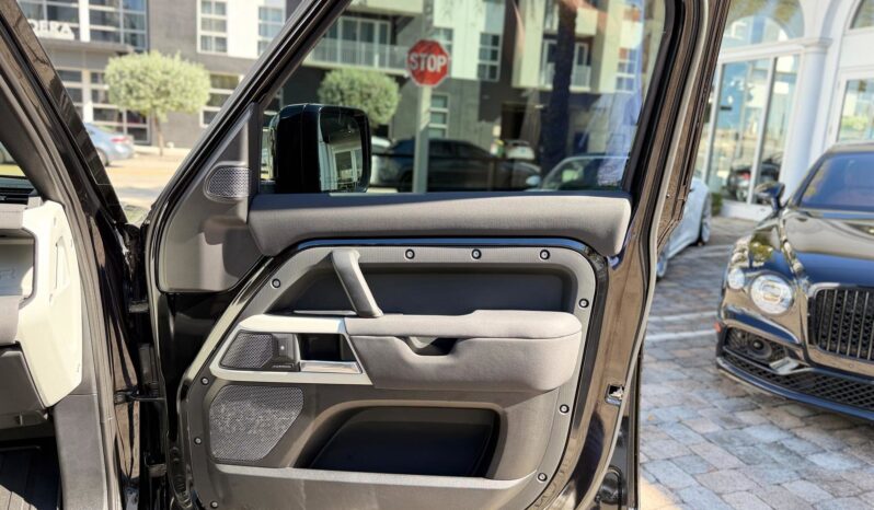 2022 Land Rover Defender 110 S full