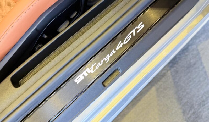 2025 Porsche 911 Targa 4 GTS full