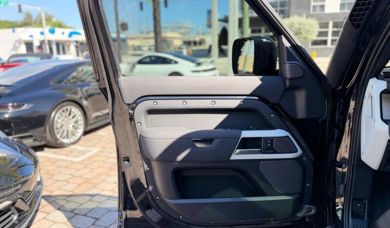 2022 Land Rover Defender 110 S full