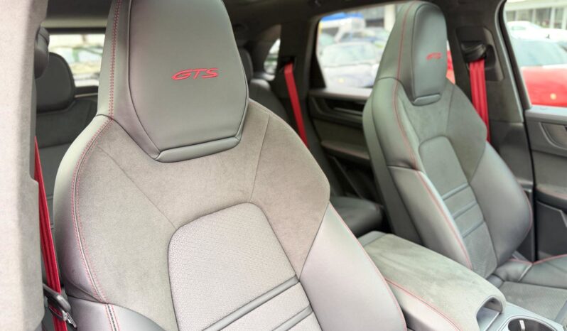2025 Porsche Cayenne GTS full