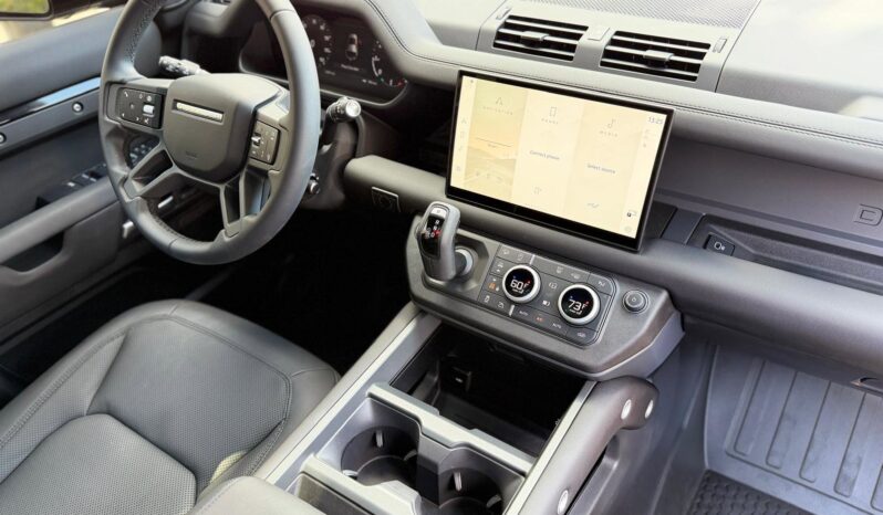 2025 Land Rover Defender X-Dynamic SE full
