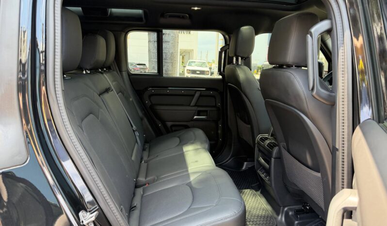 2025 Land Rover Defender X-Dynamic SE full