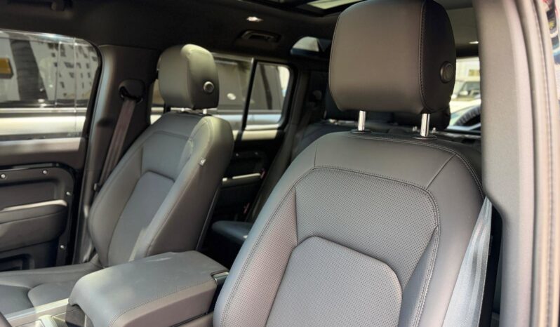 2025 Land Rover Defender X-Dynamic SE full