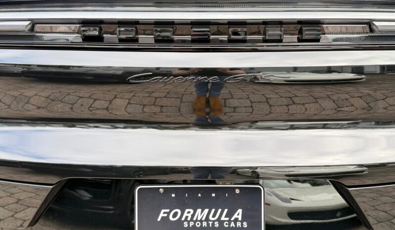 2025 Porsche Cayenne GTS full