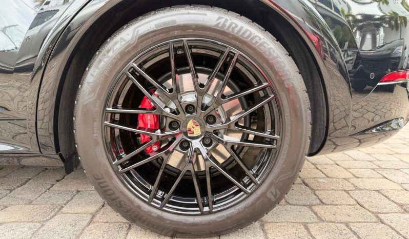 2025 Porsche Cayenne GTS full