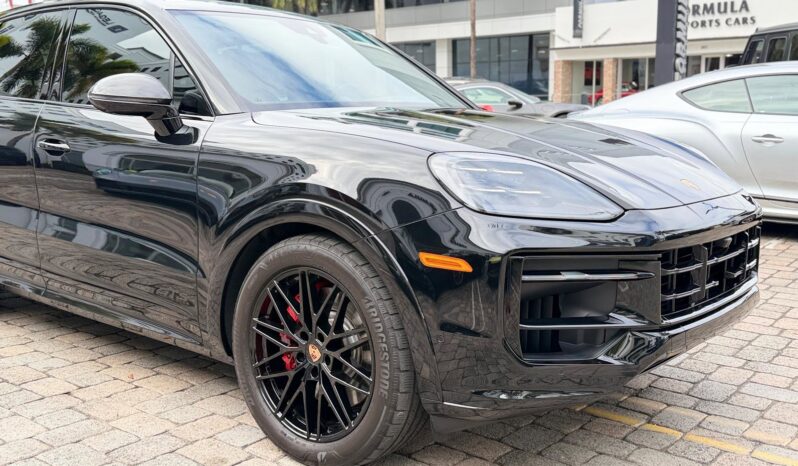 2025 Porsche Cayenne GTS full
