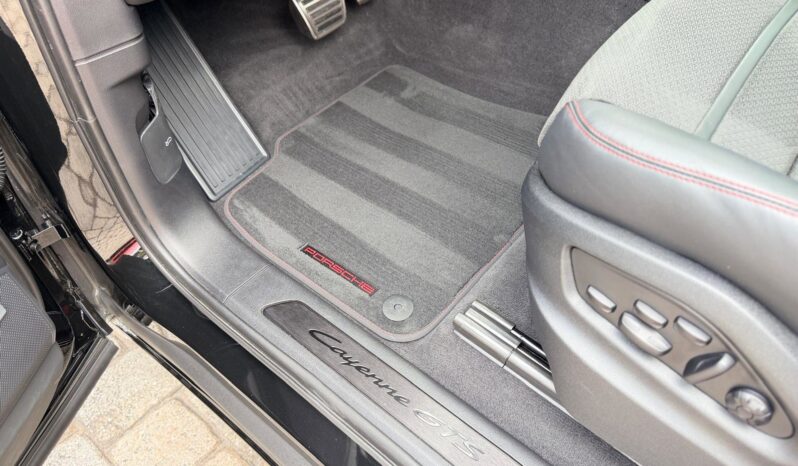 2025 Porsche Cayenne GTS full
