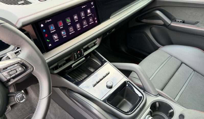 2025 Porsche Cayenne GTS full