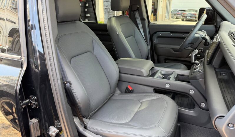 2025 Land Rover Defender X-Dynamic SE full