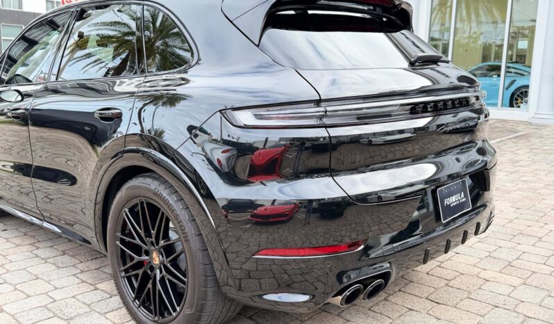 2025 Porsche Cayenne GTS full