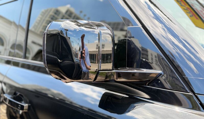 2025 Land Rover Defender X-Dynamic SE full