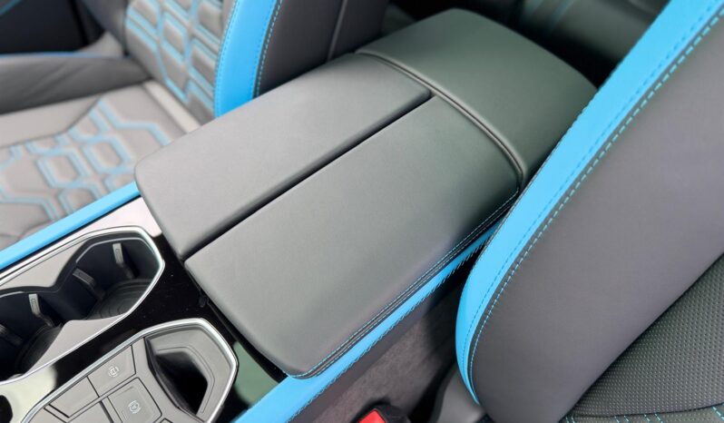 2025 Lamborghini Urus SE full