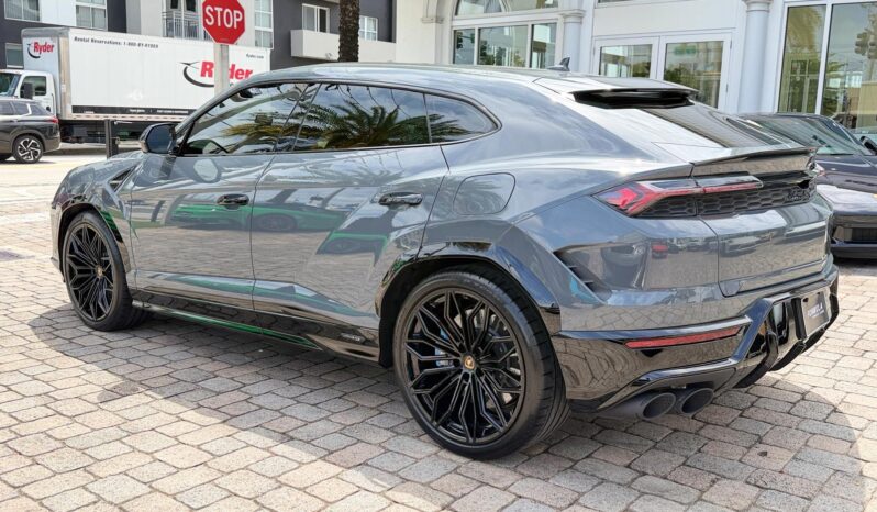 2025 Lamborghini Urus SE full