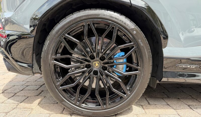 2025 Lamborghini Urus SE full