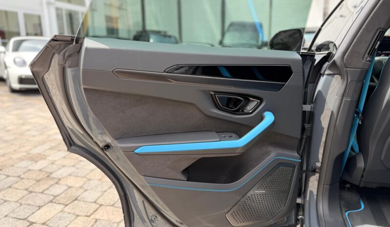 2025 Lamborghini Urus SE full