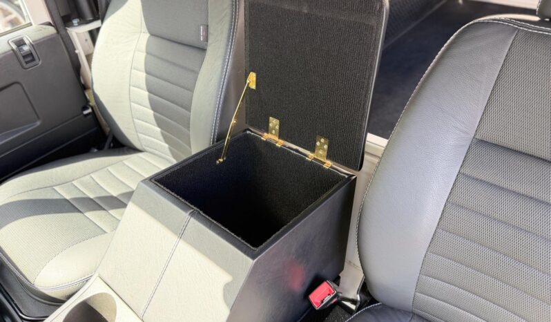 1997 Land Rover Defender 110 Beachcomber full