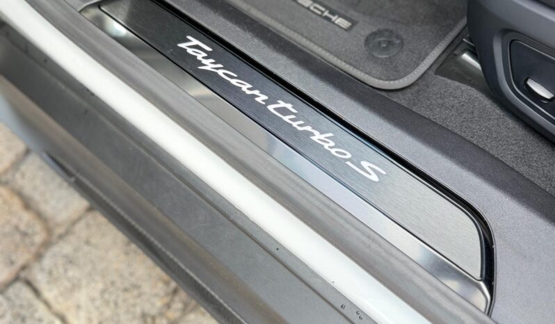 2020 Porsche Taycan Turbo S full