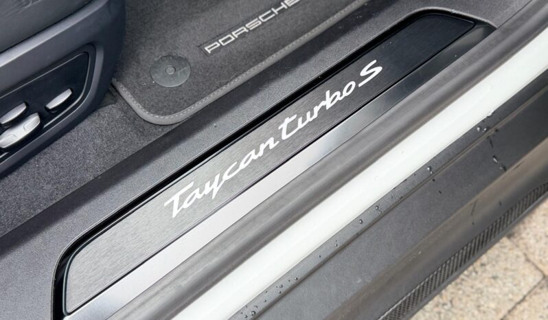 2020 Porsche Taycan Turbo S full